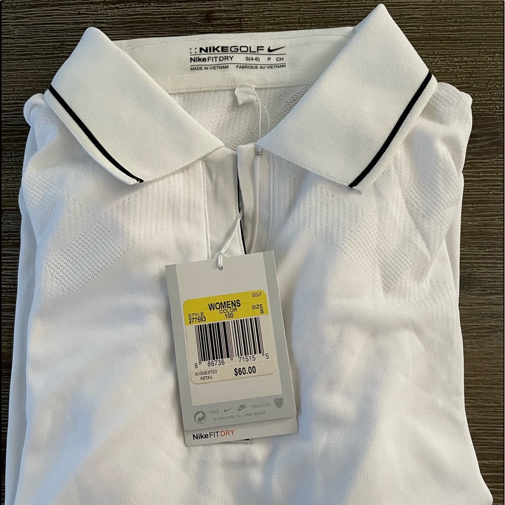 New with tags women’s white Nike Golf Fit Dry Short sleeve shirt